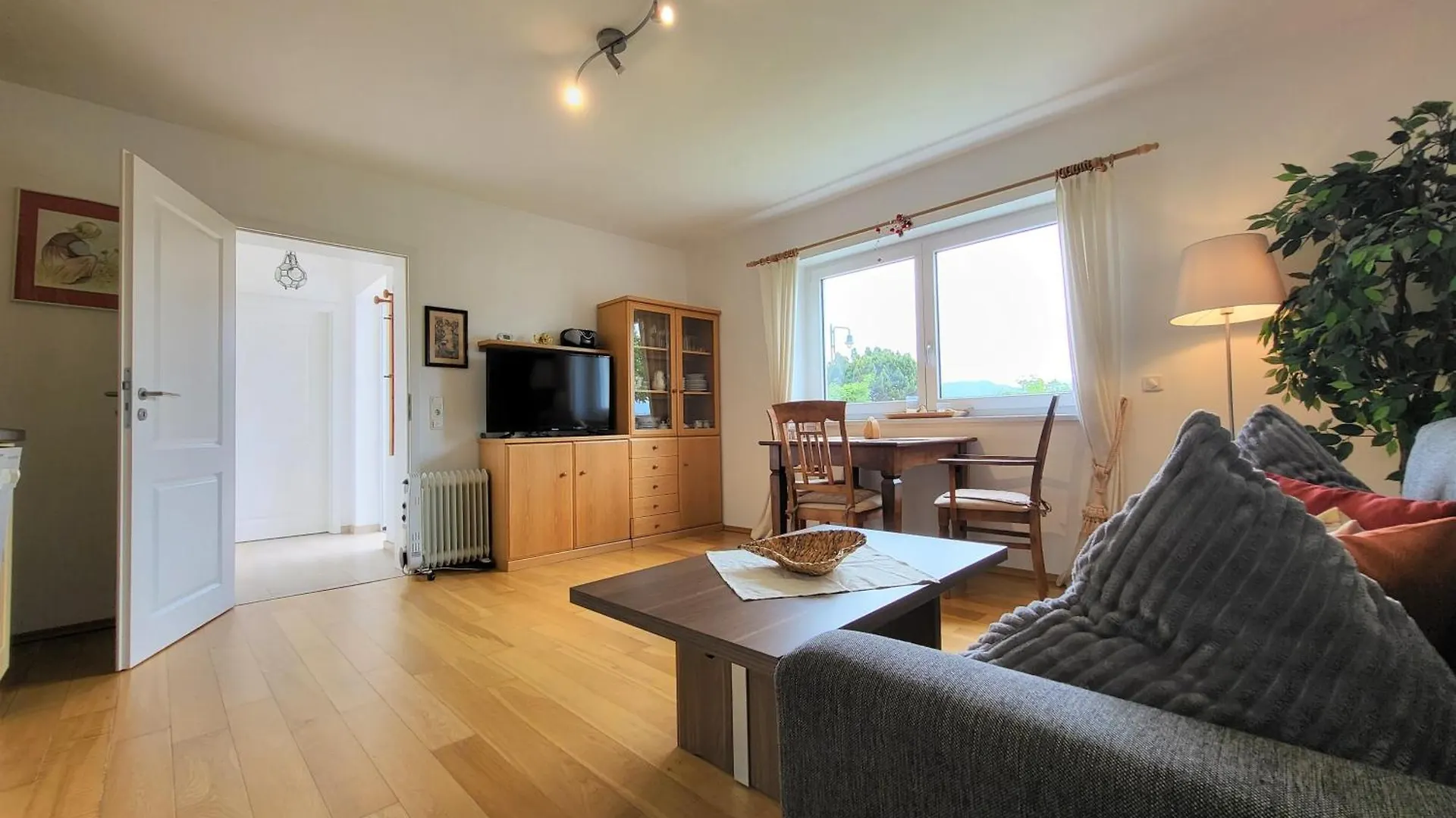 Apartment Ferienhaus Seerose Fussen Germany